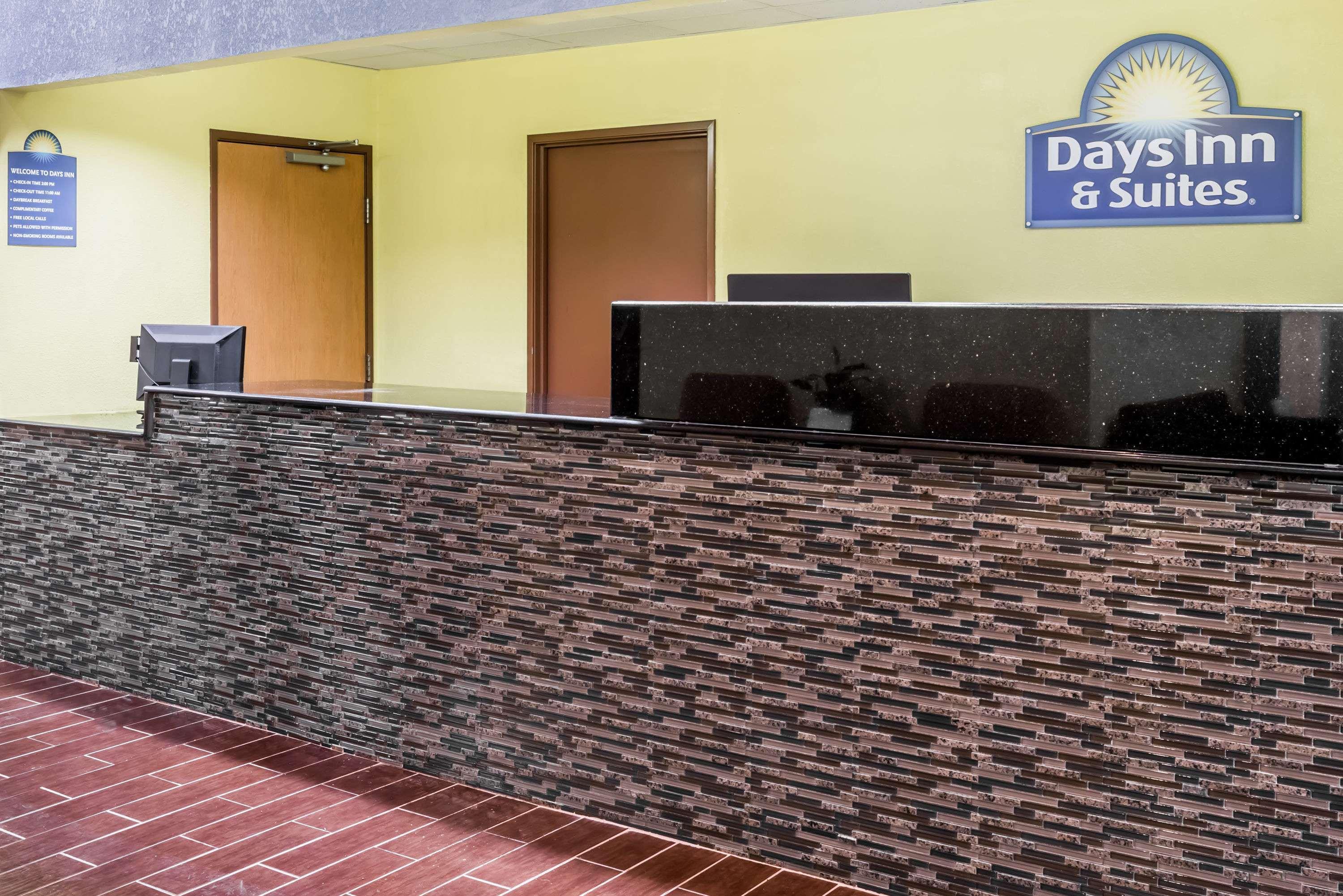 Days Inn & Suites By Wyndham Casey Eksteriør bilde