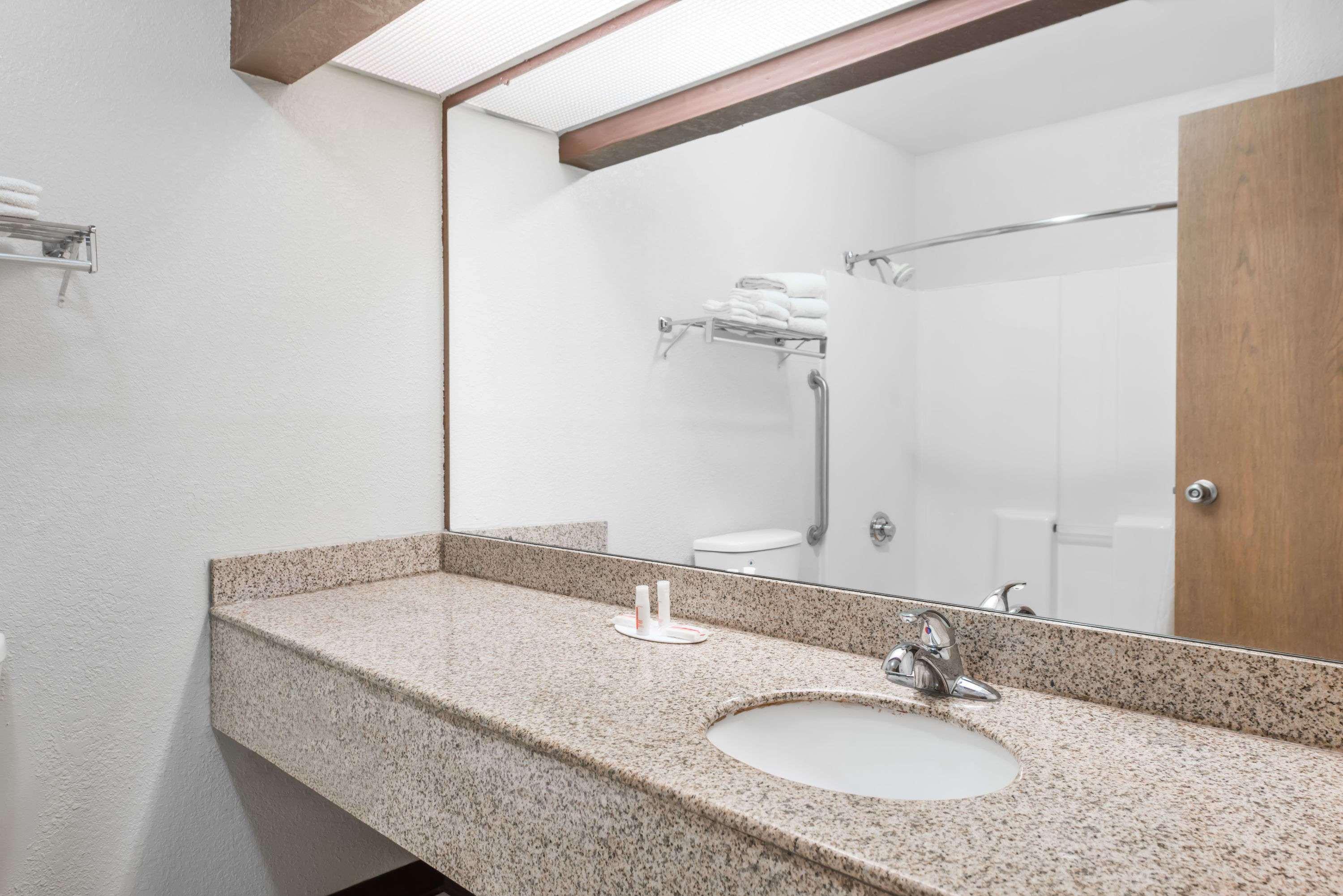 Days Inn & Suites By Wyndham Casey Eksteriør bilde